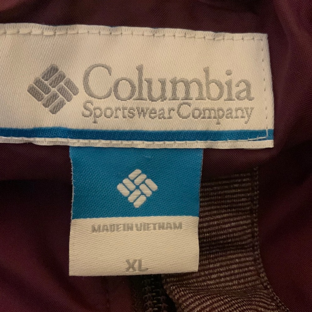 NEW Columbia Quilted Vest - Picture 3 of 3
